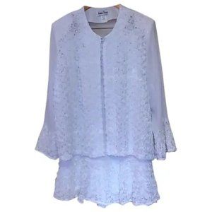 Womens 2 Pc White Skirt Suit, Size 3XL